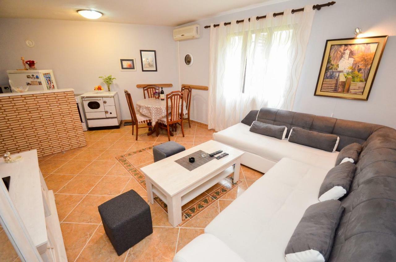 Apartment Buki Kotor Eksteriør bilde
